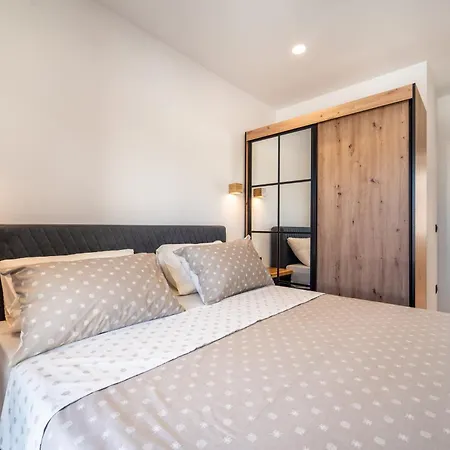 Sansavino * Sukošan