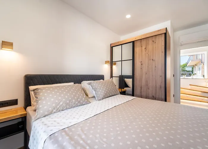 Sansavino * Sukošan